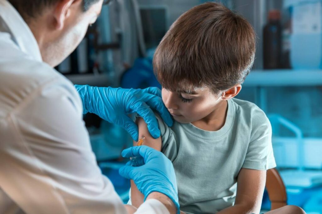 Las dosis Covid del laboratorio Moderna sirven como vacuna pediátrica para los niños de 3 y 4 años.