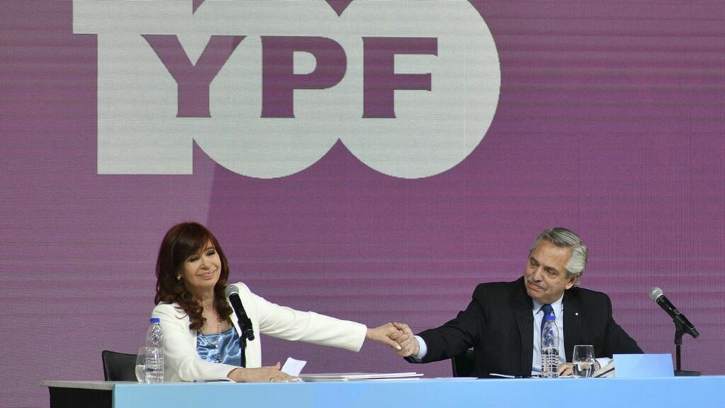 Hace unos meses, el presidente Alberto Fernández, junto a la vicepresidenta Cristina Kirchner, destacó el trabajo de la petrolera estatal.