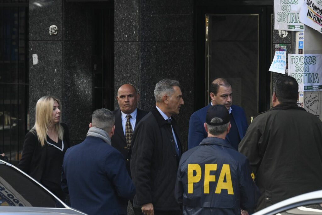 En medio de las investigaciones, la Justicia federal impuso el secreto de sumario en la causa por el atentado a Cristina Kirchner.