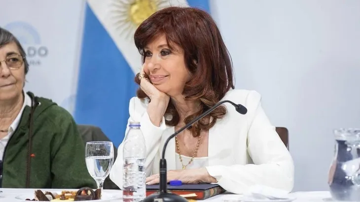 Cristina Kirchner remarcó que con el atentado se rompió "el pacto social" del retorno democrático. 