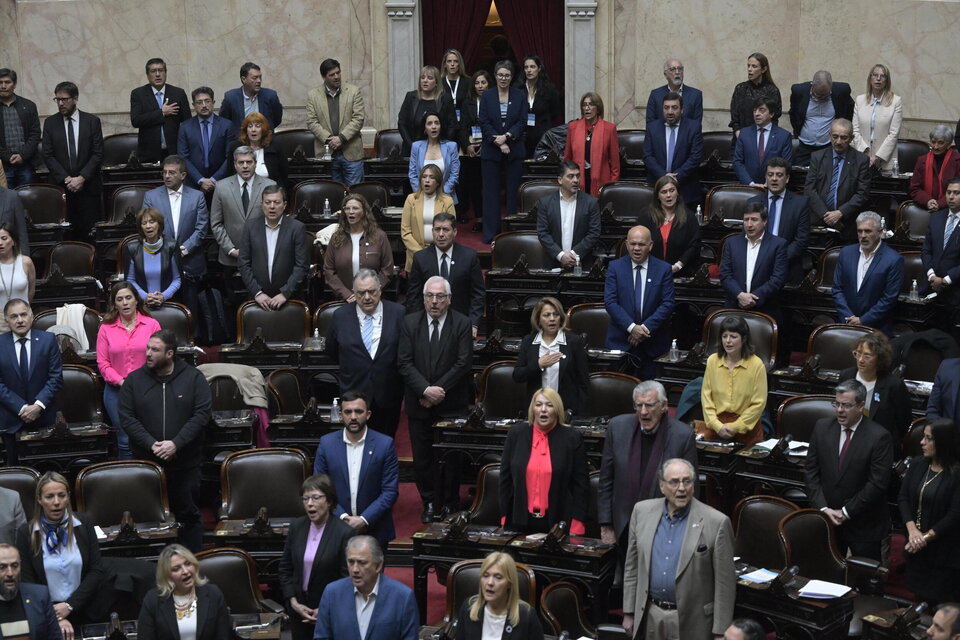 La Cámara de Diputados aprobó por amplia mayoría un proyecto de repudio al atentado contra Cristina Kirchner. Los detalles de una sesión caliente.