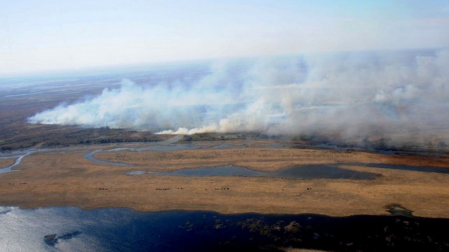 La alta presencia de humo es en consecuencia de las quemas en las islas entrerrianas ubicadas frente a Rosario.