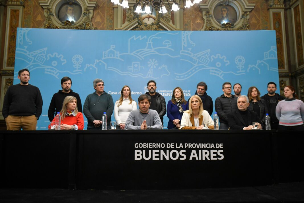 Kicillof brindó una conferencia de prensa acompañado de la vicegobernadora, Verónica Magario y de todo su gabinete para repudiar el atentado a Cristina Kirchner.