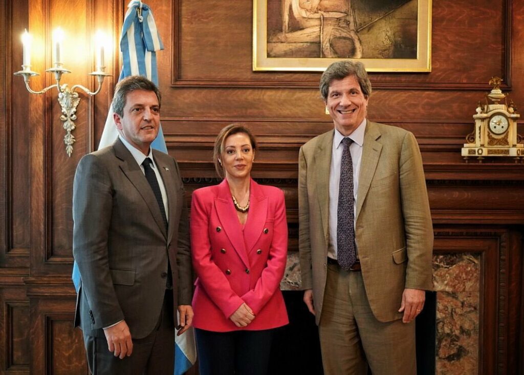 Massa y Royón mantuvieron una reunión con el subsecretario de Economía y Energía del Departamento de Estado de EEUU, José Fernández.