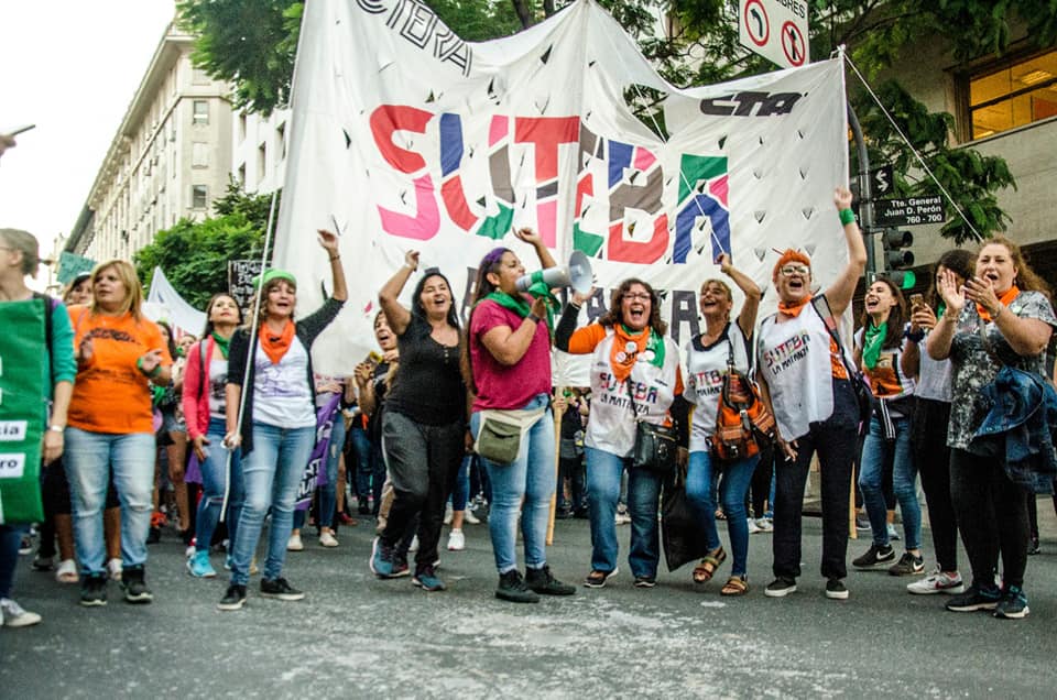 Este jueves, docentes bonaerenses de Suteba Multicolor convocan a un nuevo paro “por el salario y contra el ajuste” en la provincia de Buenos Aires.