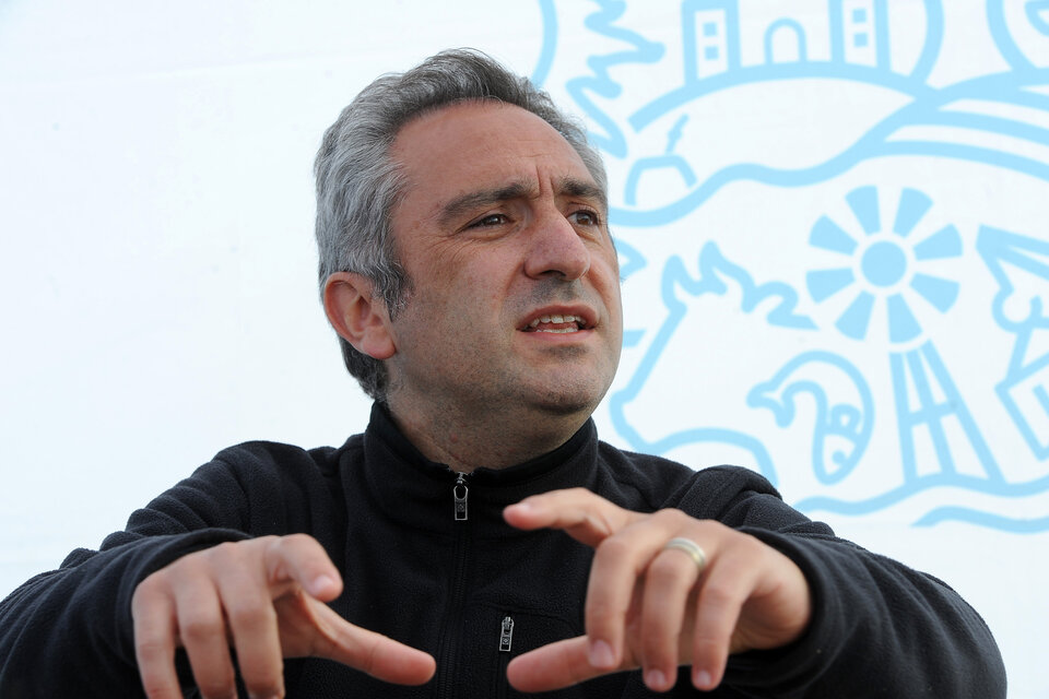 El secretario General de La Cámpora y ministro bonaerense, Andrés “Cuervo” Larroque, criticó al Movimiento Evita y a la CGT, que vienen de acordar una alianza para disputarle poder al kirchnerismo.