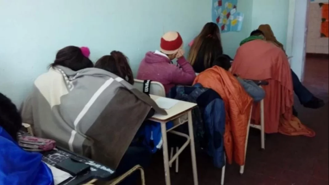 Alumnos de Bahía Blanca propusieron un método de bajo costo para solucionar la problemática de las escuelas sin gas.
