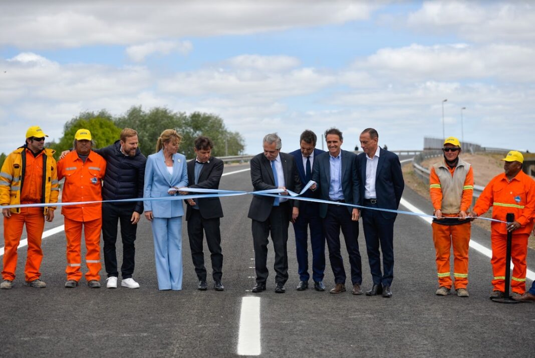 Axel Kicillof participó de la inauguración de un tramo de la autopista Ezeiza-Cañuelas junto a Alberto Fernández, en la que hablo del 17 de octubre.