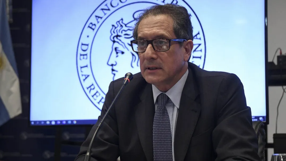 A pedido de JxC, se pedirá la presentación del presidente del Banco Central, Miguel Ángel Pesce, para exponer sobre el Preupuesto 2023.