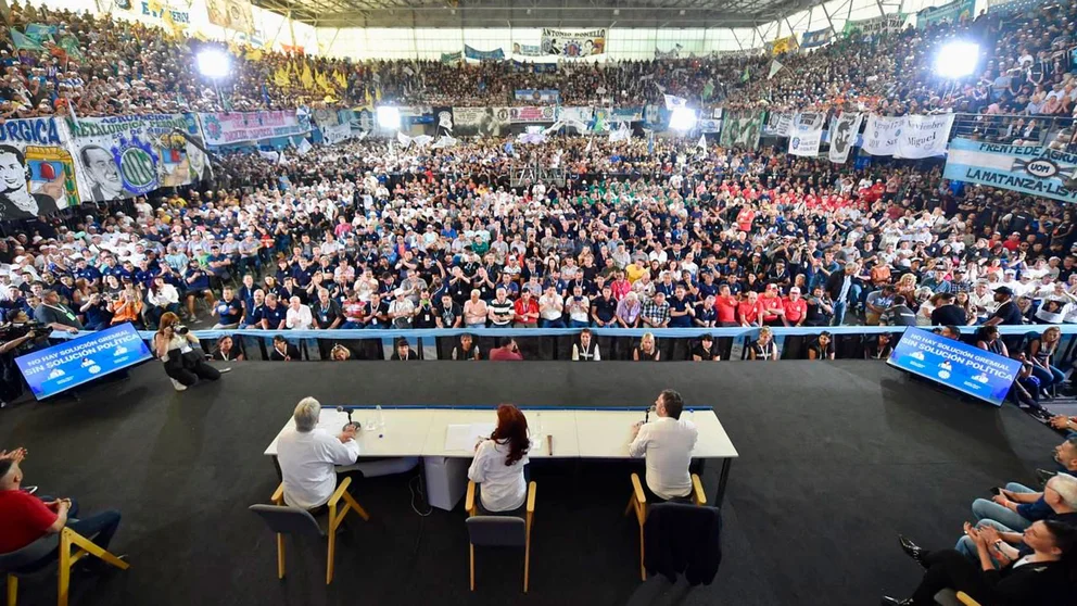 Cristina Kirchner encabezó el plenario de la Unión Obrera Metalúrgica. 
