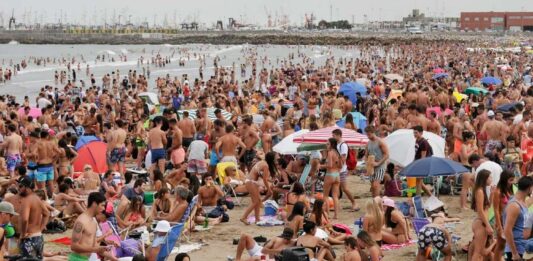 Mar del Plata despide al 2022 con un intenso arribo de turistas, 21° de temperatura y una ocupación hotelera estimada del 70%.