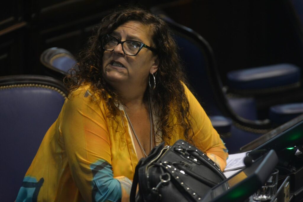 La diputada del Frente de Todos, Susana González, les cantó las 40 al Gobernador.