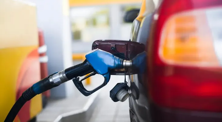 El Gobierno nacional postergó el aumento del impuesto a los combustibles, pero de todas maneras la nafta aumentará durante el primer trimestre del 2023.