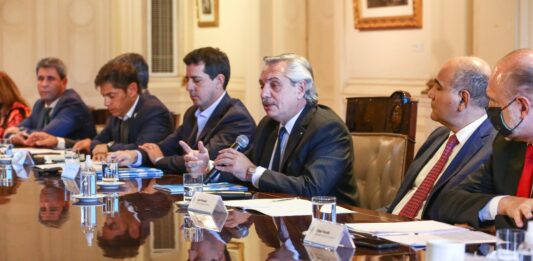 El presidente Alberto Fernández se reúne este mediodía con los gobernadores para responder al fallo de la Corte que benefició a la Ciudad de Buenos Aires en la disputa por la coparticipación.