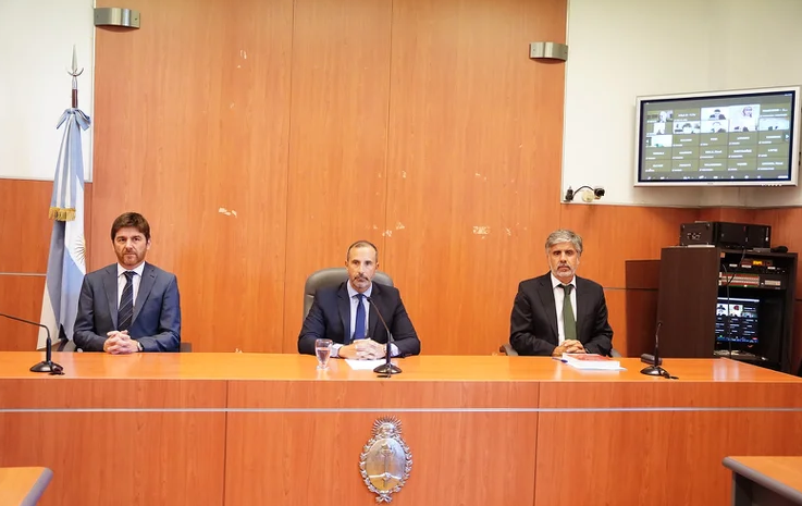 Los jueces del Tribunal Oral Federal N°2 encontraron culpable a Cristina Kirchner del delito de defraudación al Estado.