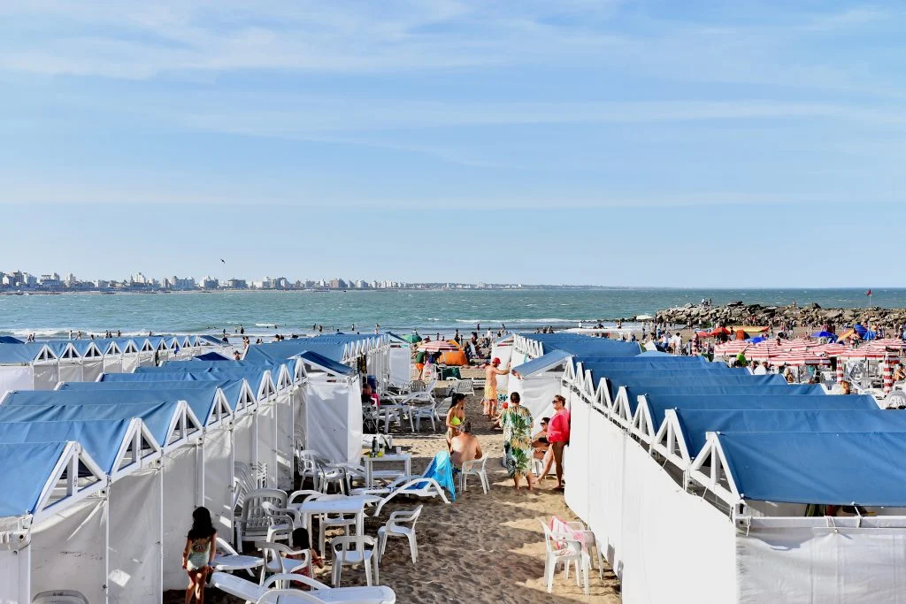 En Mar del Plata, el 75% de los balnearios ya están reservados, por lo que los comerciantes esperan con entusiasmo el desarrollo de la temporada.