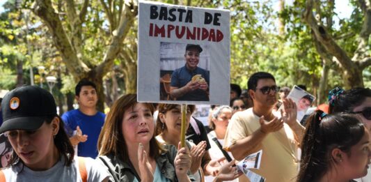 La Justicia Federal detuvo este lunes a un comisario mayor de la Policía Bonaerense por la desaparición de Lucas Escalante en Florencio Varela. De quién se trata.