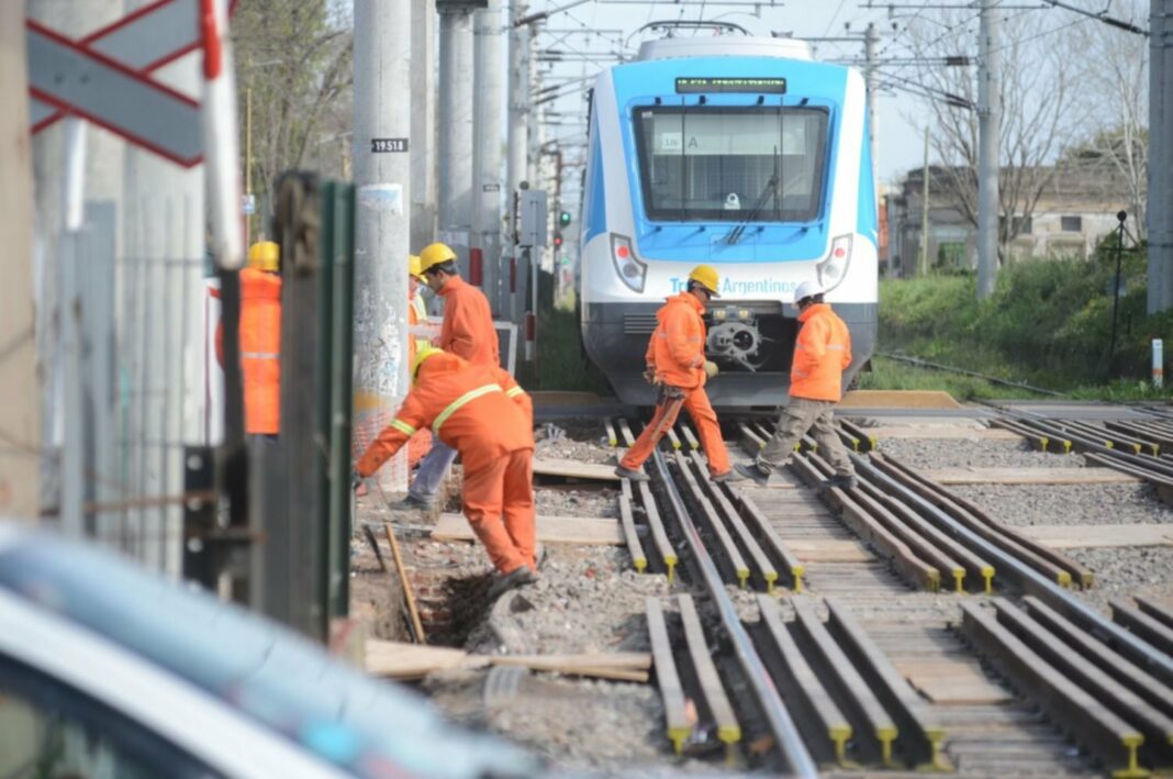 Por cuarto fin de semana consecutivo el Tren Roca limitará sus servicios entre La Plata y Constitución por renovaciones en las vías de la estación de Quilmes.
