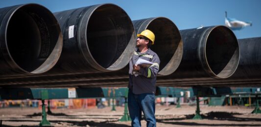 El presidente de Energía Argentina aseguró que la construcción del gasoducto Néstor Kirchner marcha dentro de los tiempos previstos.