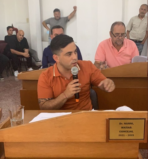 El concejal radical Matías Nanni salió a desenmascarar el impuestazo encubierto que a finales de 2022 Cagliardi hizo pasar en el Concejo Deliberante y que ahora están sintiendo los vecinos de Berisso.