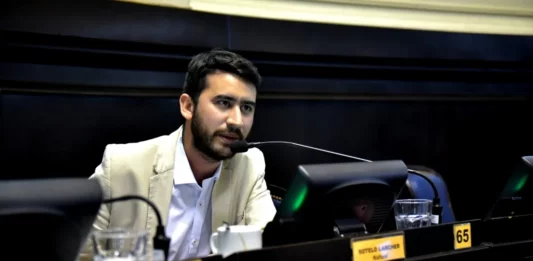 El diputado bonaerense de LLA, Nahuel Sotelo, salió a defender el DNU del presidente Javier Milei, tras la medida cautelar de la Cámara Nacional del Trabajo.