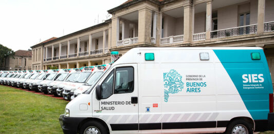En un acto en Ensenada, Kicillof anunció la entrega de 199 ambulancias para distintos municipios de la provincia de Buenos Aires.
