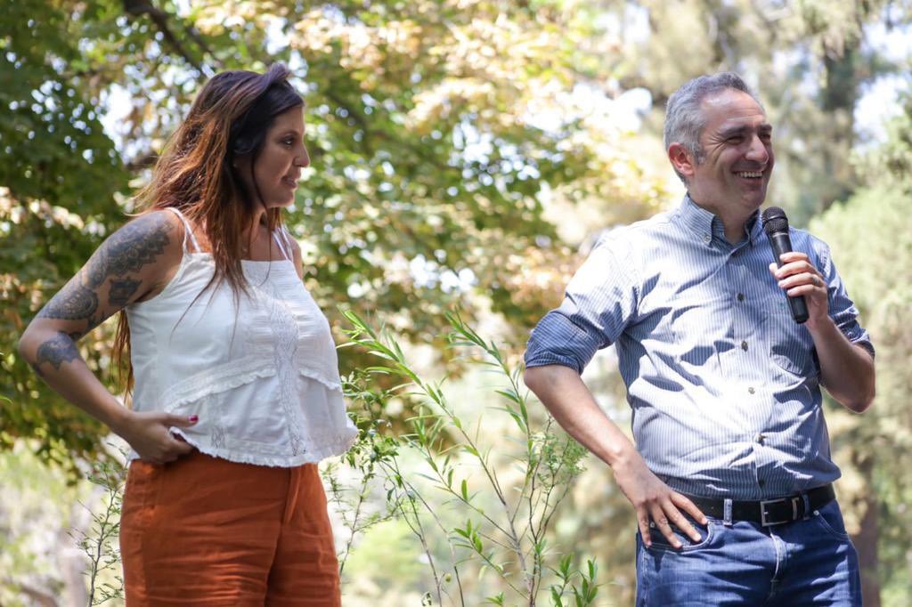 La ministra de Ambiente, Daniela Vilar y su par de Desarrollo Social, Andrés Cuervo Larroque, lanzaron el programa “Buen Vivir” desde Lomas de Zamora.