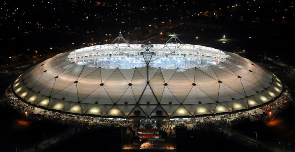El Estadio Único Ciudad de La Plata, cuando albergaba recurrentemente partidos de fútbol. El recinto albergará la final del Mundial Sub-20.