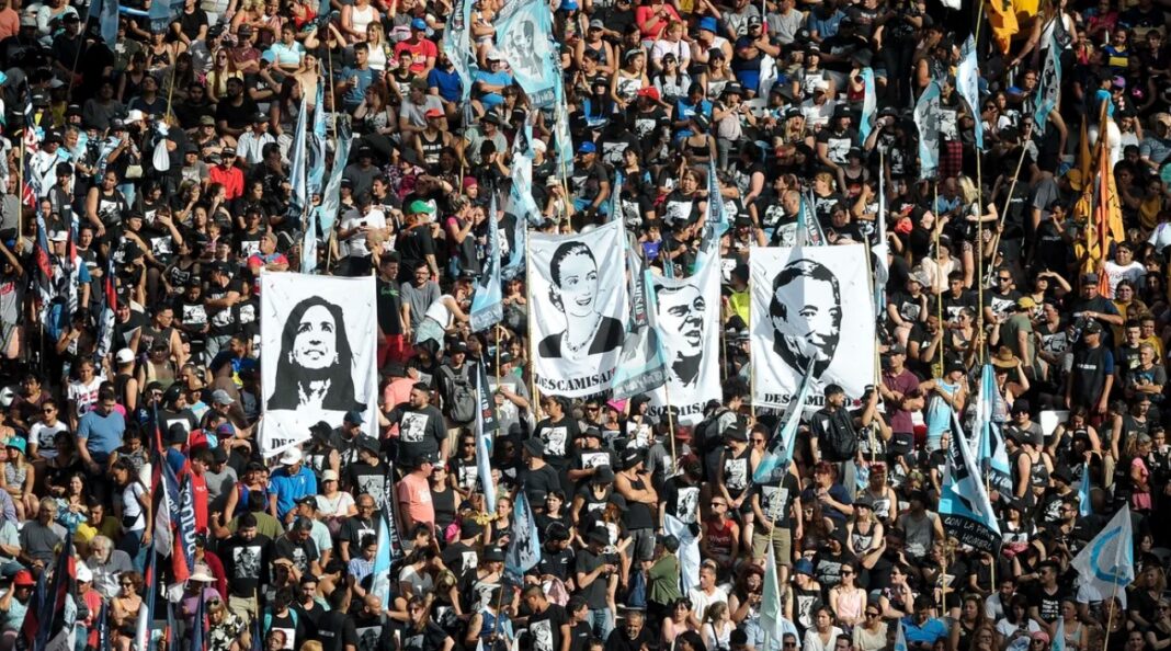 El kirchnerismo ulitma detallles de la marcha a Comodoro Py que realizará el próximo 13 de abril para apoyar a Cristina Kirchner.
