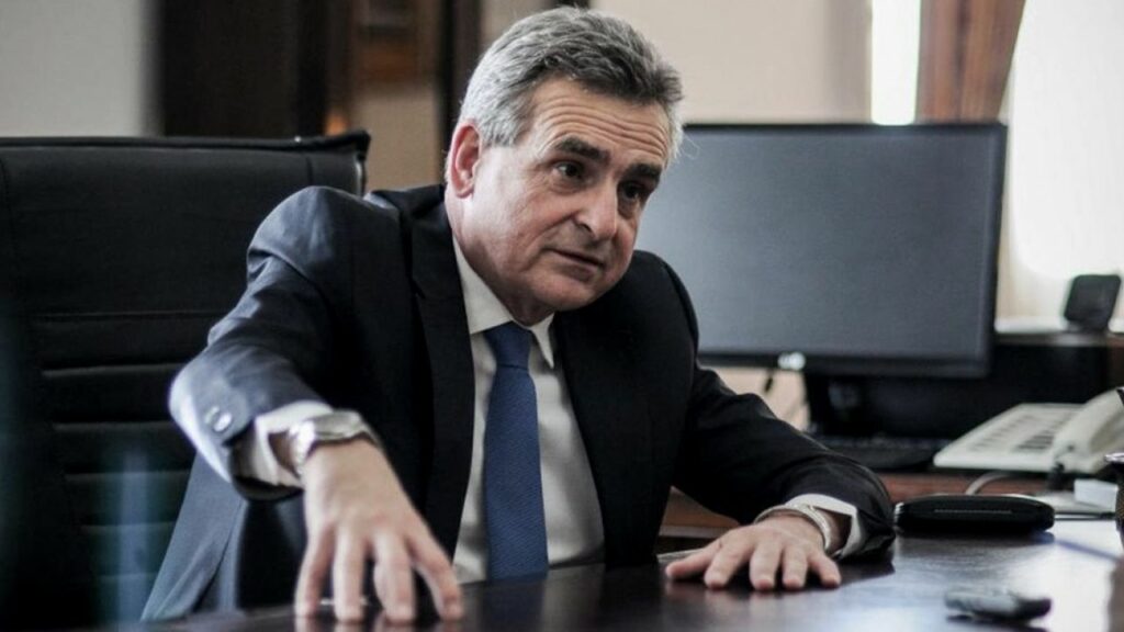 El candidato más cercano al entorno presidencial es el jefe de Gabinete, Agustín Rossi.