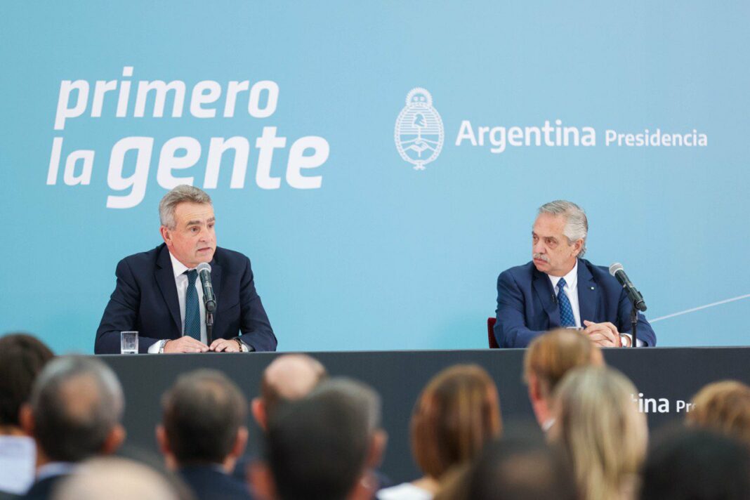 El jefe de Gabinete, Agustín Rossi, se manifestó a favor de que el Frente de Todos dirima sus diferencias en unas PASO.