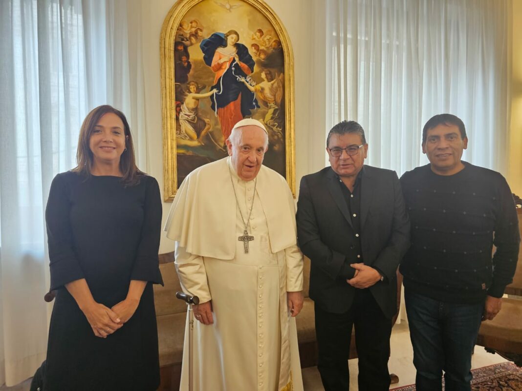 La diputada Sánchez Jauregui participó de un encuentro con el Papa Francisco.