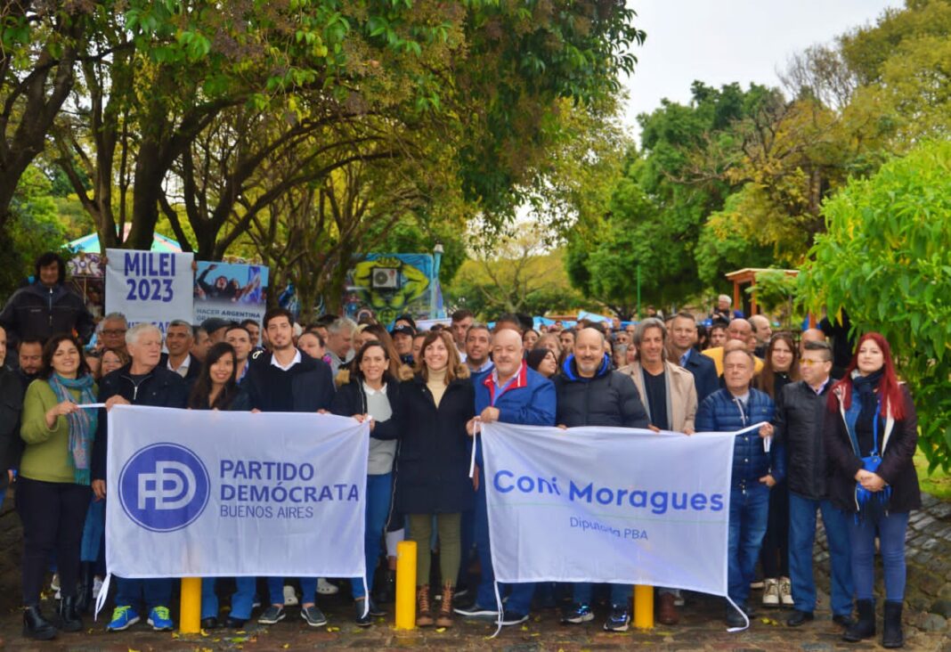 La diputada Constanza Moragues participó del encuentro del Partido Demócrata en la que se lanzó la campaña bonaerense a favor de Milei.