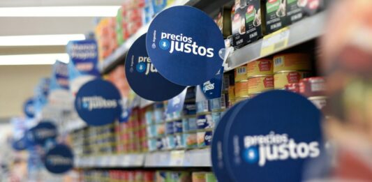 Con el inminente fin del programa Precios Justos tras el triunfo de Javier Milei, los supermercados ya reciben listas con aumentos promedio del 40%.