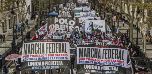 La marcha federal de los piqueteros llegará a CABA para realizar un acampe en Plaza de Mayo a la espera de la gran movilización prevista para el jueves.