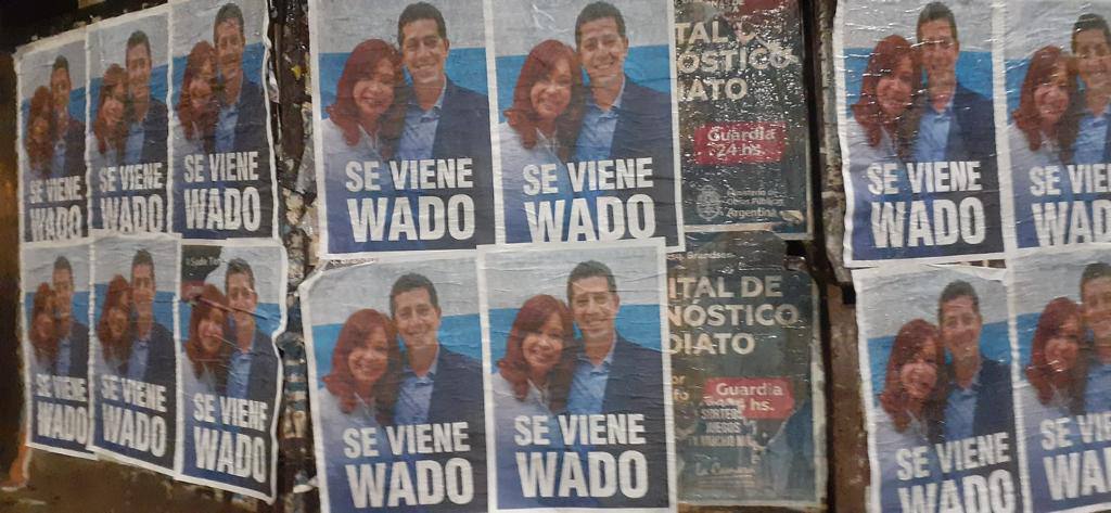 Los carteles de Wado de Pedro en el Conurbano bonaerense. 