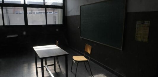 Por el paro de auxiliares, por el día del trabajador estatal, no hay clases en cientos de escuelas bonaerenses.