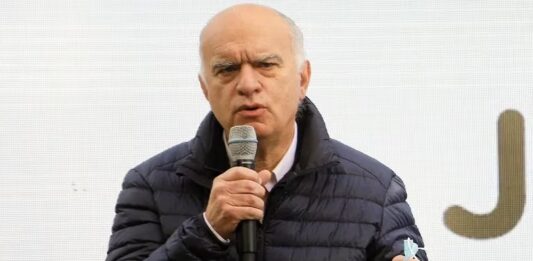Grindetti criticó la gestión de Kicillof y advirtió que cerrará la jefatura de Asesores que hoy lidera Bianco.