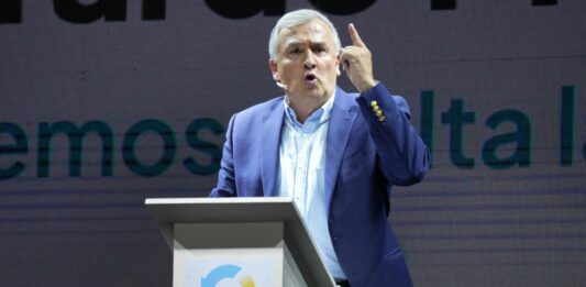 En medio de la crisis de Juntos por el Cambio, Morales se subió al tren de Larreta y criticó el posicionamiento de Macri.