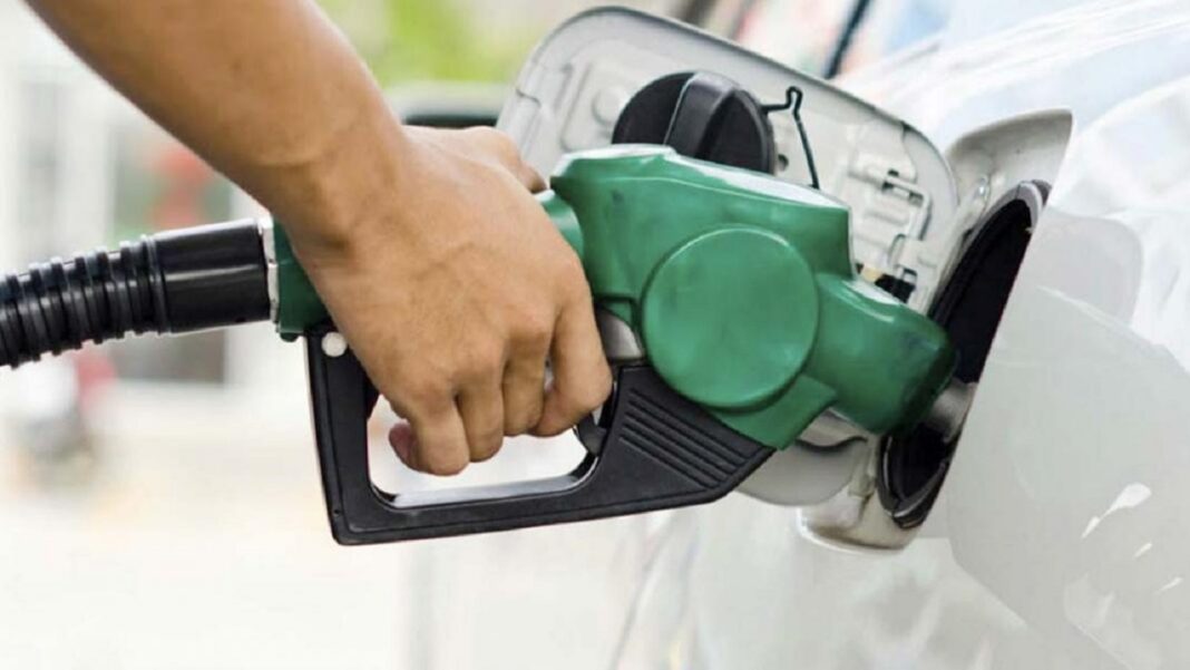 Este miércoles a primera hora, aumentaron los precios de las naftas y el gasoil en sus estaciones de servicio en un 12,5%.