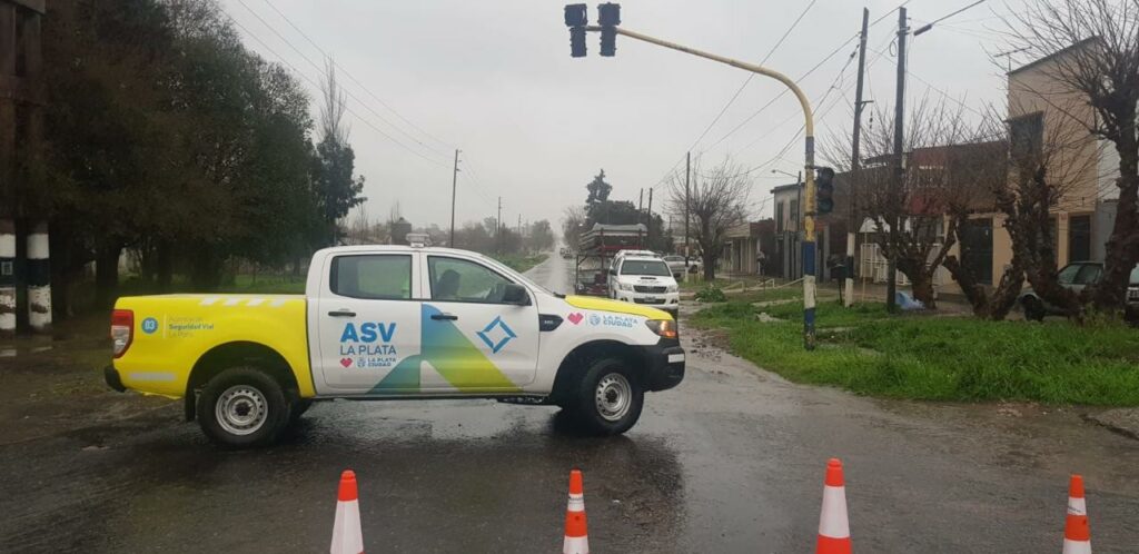 En La Plata elevaron la alerta a Naranja por las fuertes lluvias. 