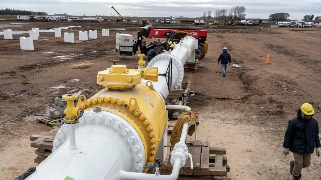 El gasoducto Néstor Kirchner comenzó a inyectar los primeros metros cúbicos de gas natural a la red que abastece al AMBA.