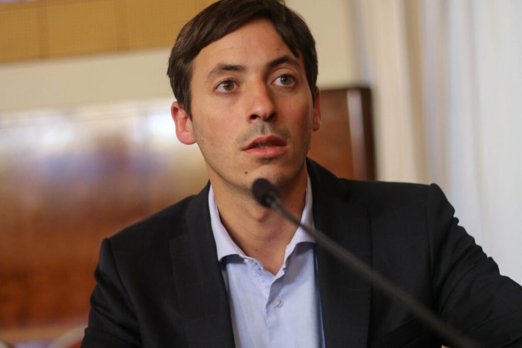 El senador bonaerense de Juntos, Ariel Bordaisco, pidió ampliar las bocas de otorgamiento de la VTV.