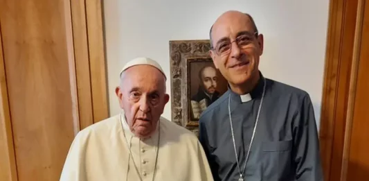El cardenal argentino Victor Manuel “Tucho” Fernández puso duda la visita del Papa Francisco al país, luego de los insultos de Milei hacia el sumo Pontífice.