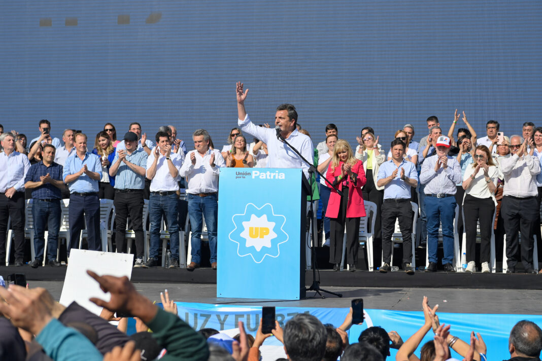 Massa y Kicillof encabezan un acto de campaña en Ensenada