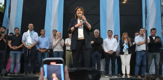 La candidata de Juntos por el Cambio, Patricia Bullrich, recorrió este miércoles La Matanza e insistió en que la coalición cambiemita entrará al ballotage.