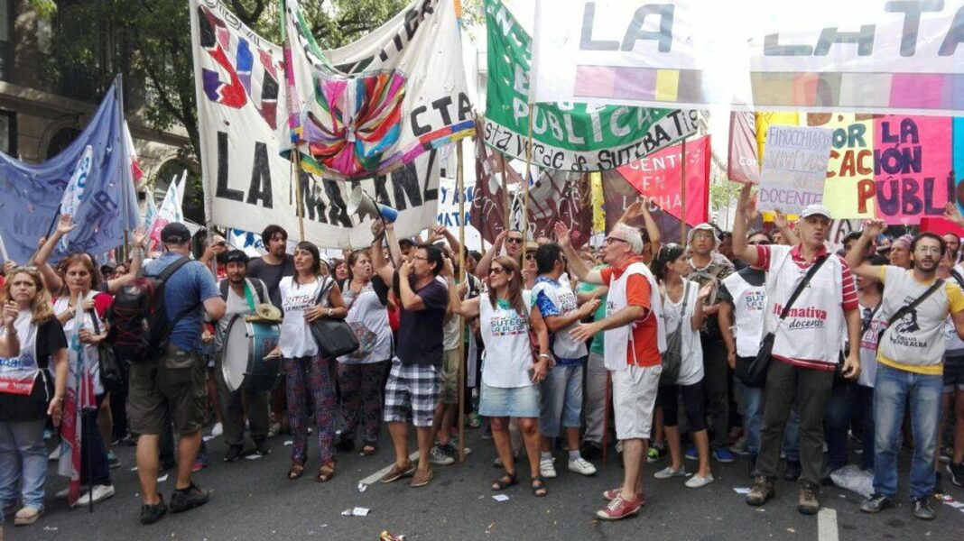 SUTEBA Multicolor ratificó el paro de 48 horas de docentes bonaerenses a pesar de los descuentos del gobierno de la provincia de Buenos Aires.