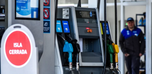 Las empresas petroleras YPF, Shell, Axion y Puma Energy anunciaron que "en los próximos días" se normalizará la provisión de combustibles.
