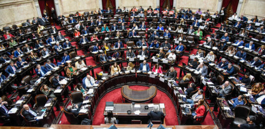 Los distintos bloques de la Cámara de Diputados de la Nación deberán definir sus autoridades y sus aliados tras la victoria electoral de Javier Milei.