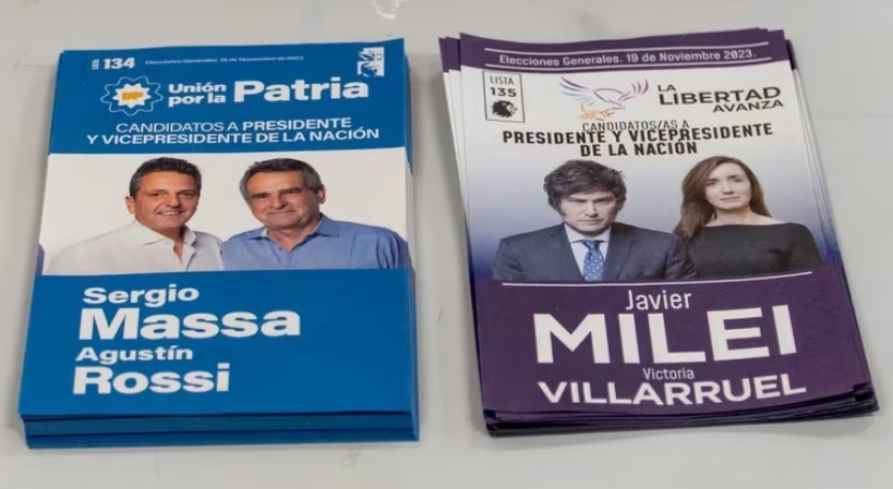 Balotaje: las boletas de Massa y Milei. 